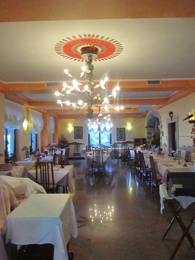 Albergo Ristorante Conca Azzurra Colico Esterno foto