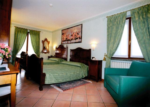Albergo Ristorante Conca Azzurra Colico Esterno foto