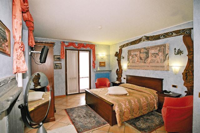 Albergo Ristorante Conca Azzurra Colico Esterno foto