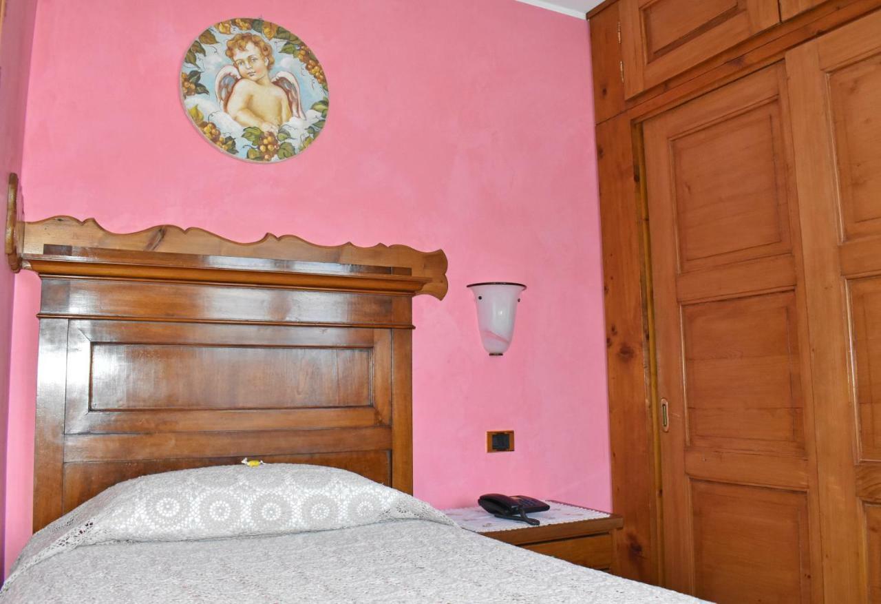 Albergo Ristorante Conca Azzurra Colico Esterno foto