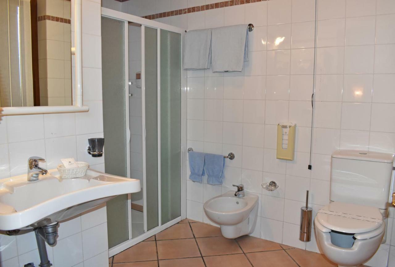 Albergo Ristorante Conca Azzurra Colico Esterno foto